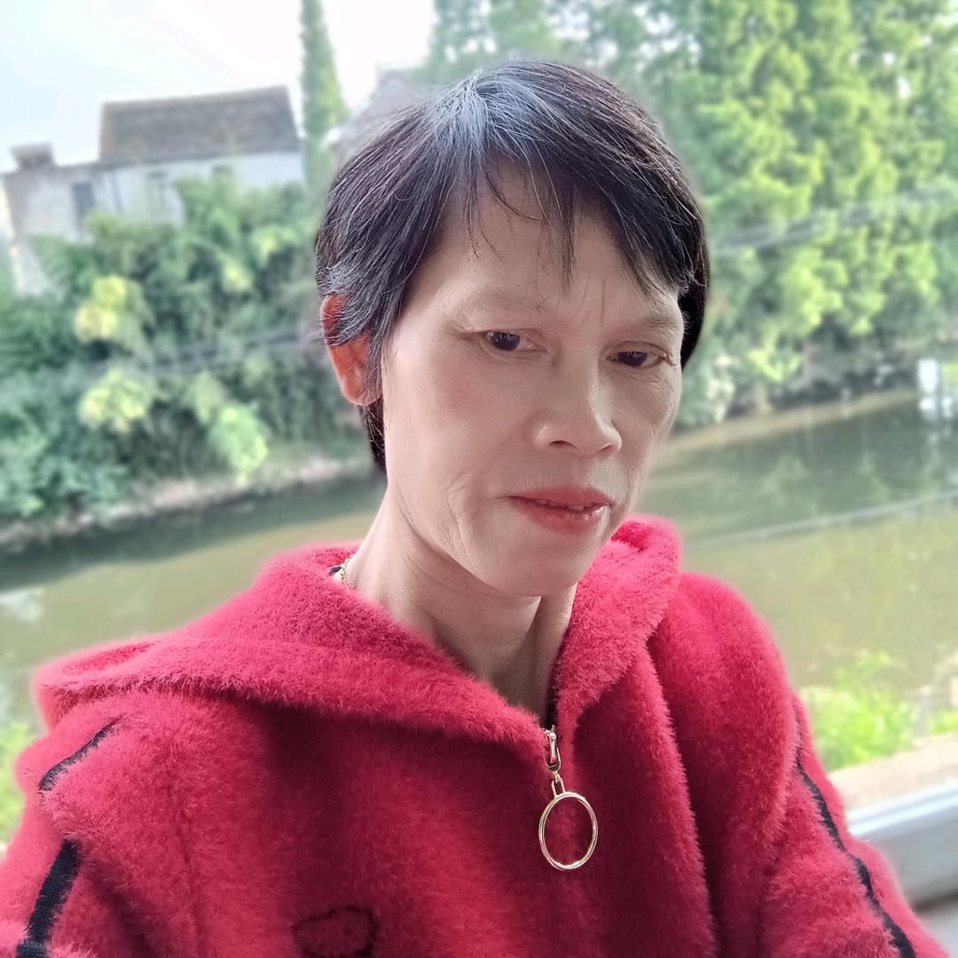 晶晶(568)早上7点开播
