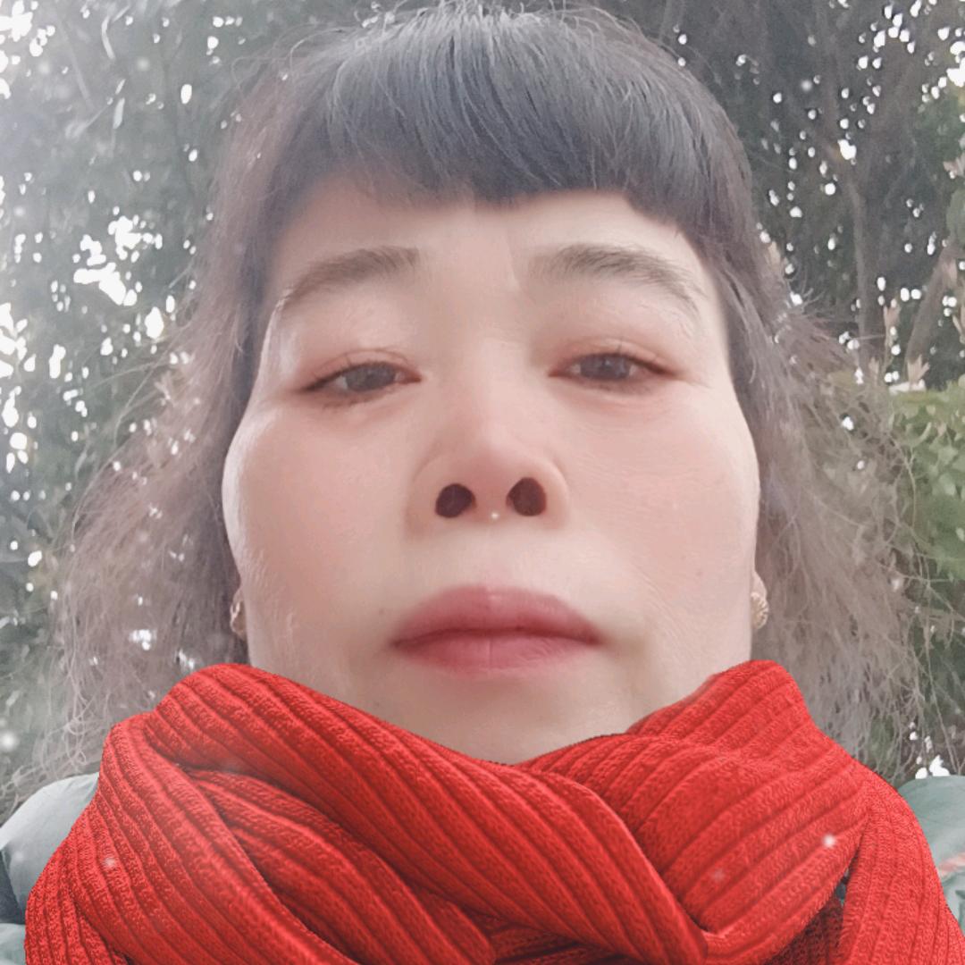梁姐农村人。