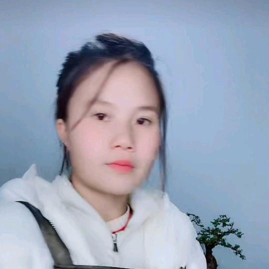 己凝雨