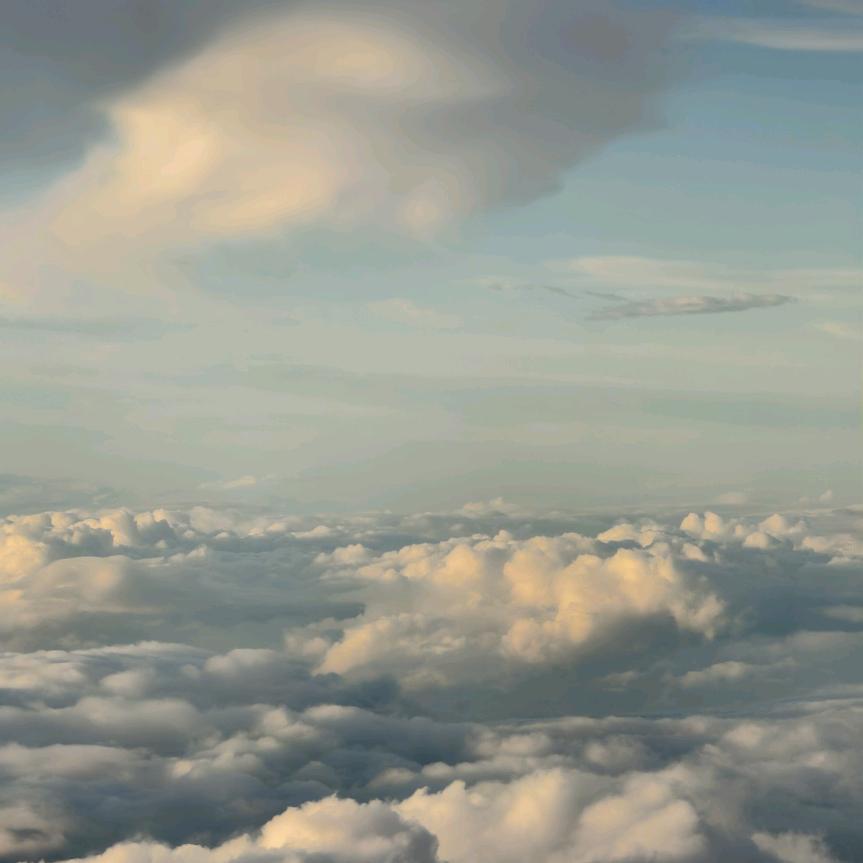 坐在🕊屋顶的姐姐🌸