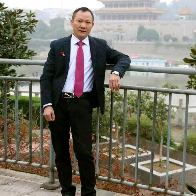 @二哈（憨憨农民工）