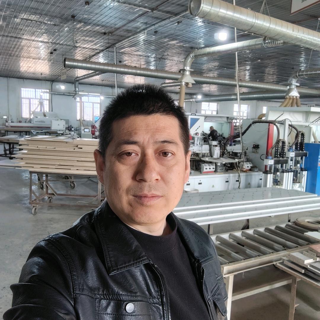 哈尔滨全屋定制源头工厂李哥