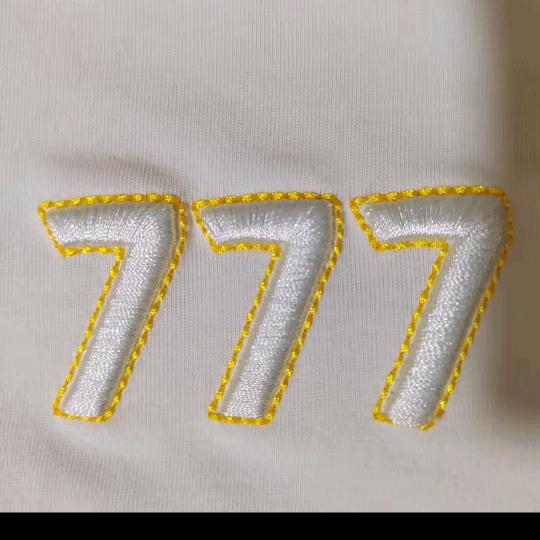 静777