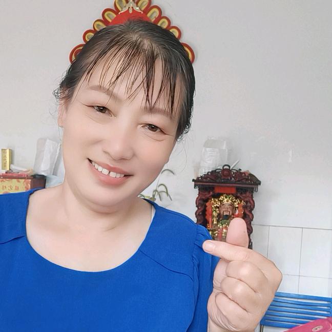 熊姐。爱山歌《早上5点30开播》