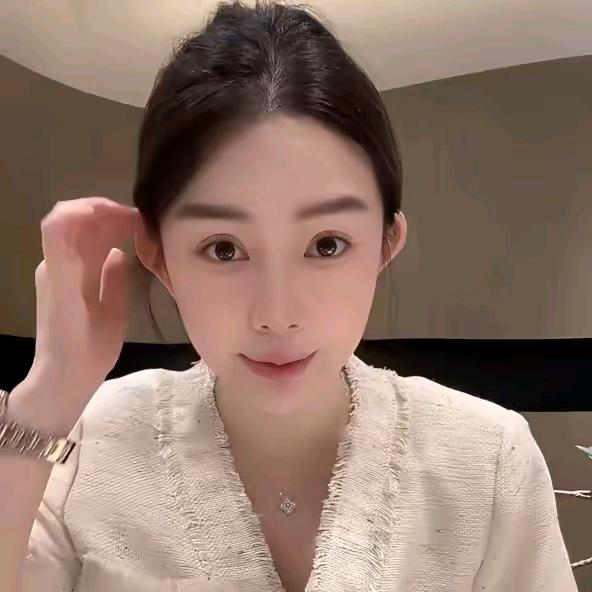 梦梦ZHUI MU-精选穿搭