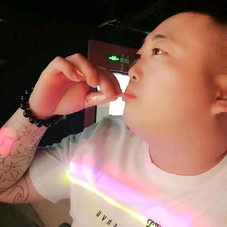 大石桥市三金钓场 烟花零售