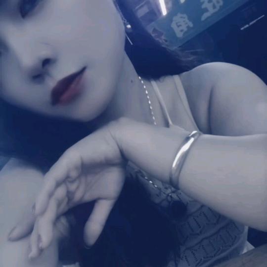 《单身龙姐姐》
