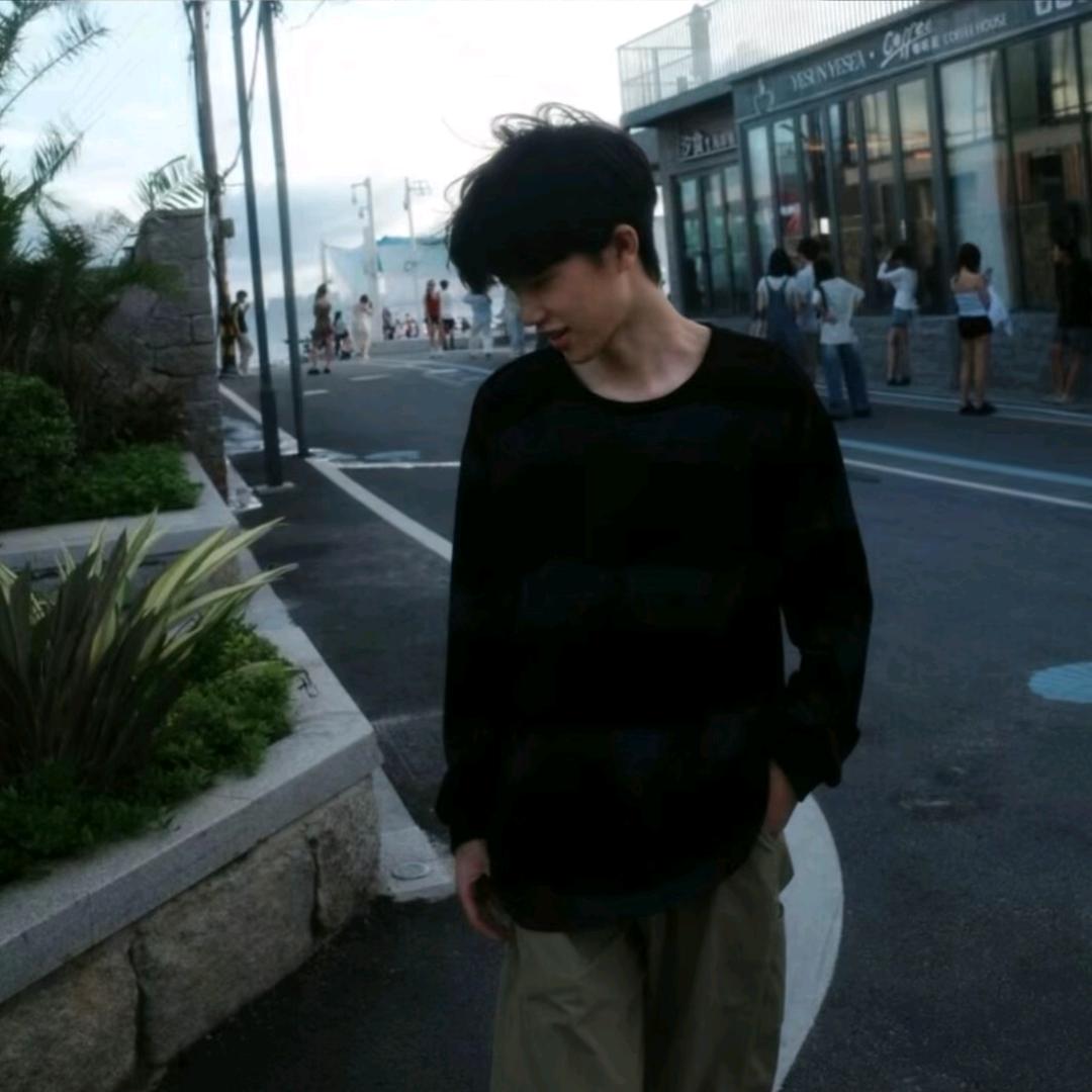 刘爷爷cos女仆勾引壮壮妈