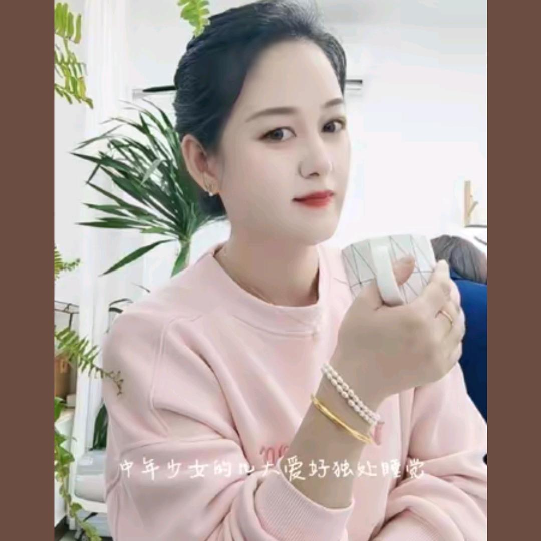 人间小🈵