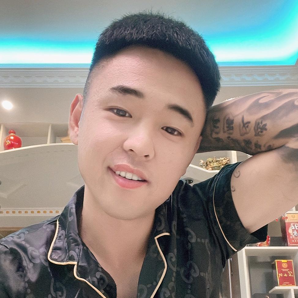 愛笑的男孩👦