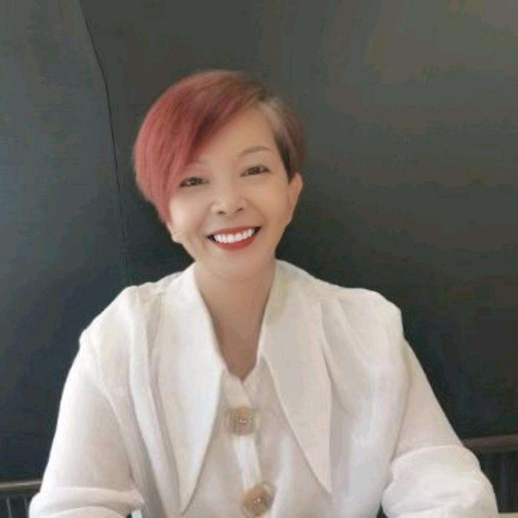 不认输时尚奶奶