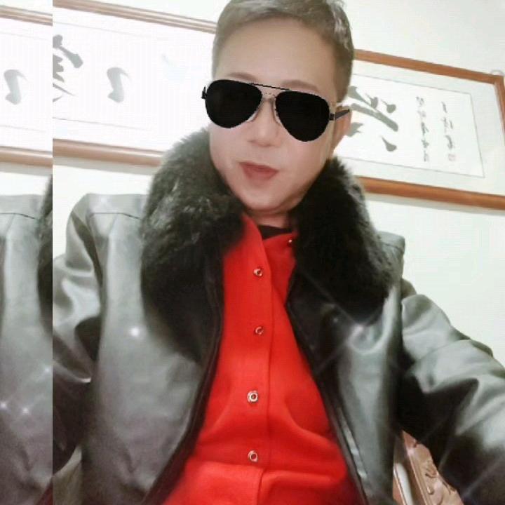 笑着活下去。