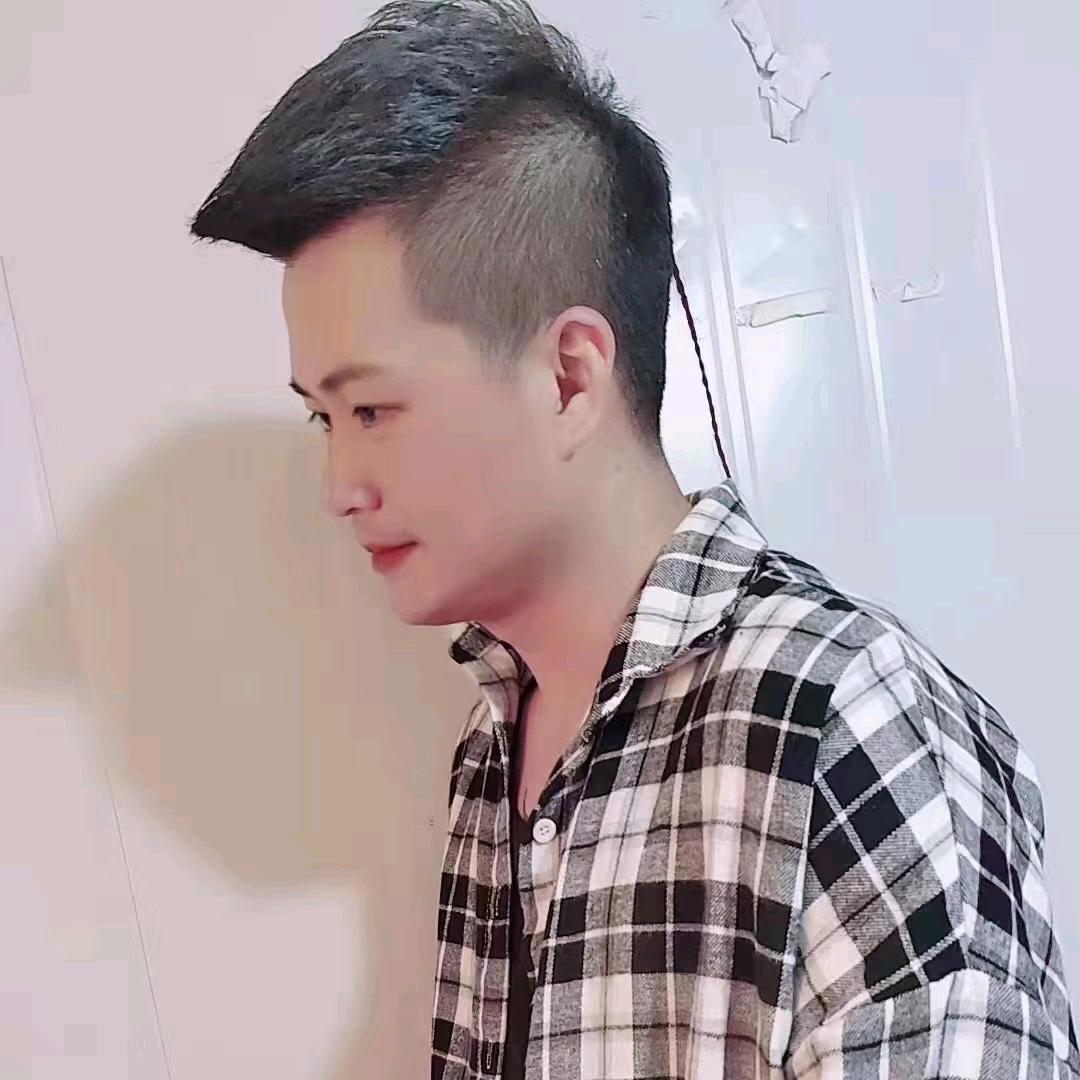 小  啊  峰