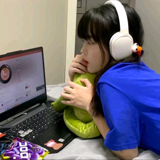 爱喝茉莉^