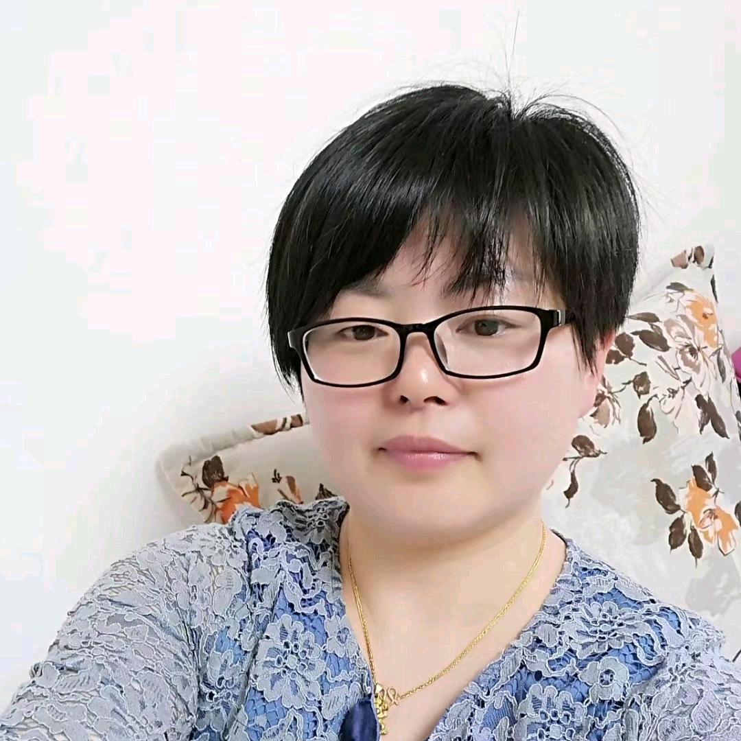 是教英语的胡老师吖～