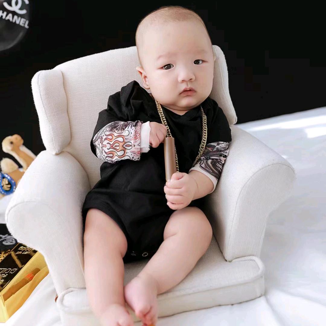 小许户外钓鳝鱼。