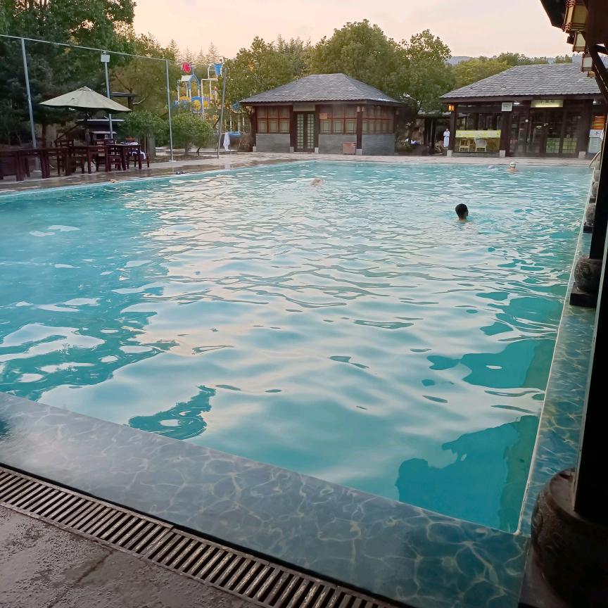 吃饱蹬