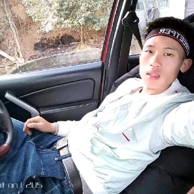 很单纯的渣男