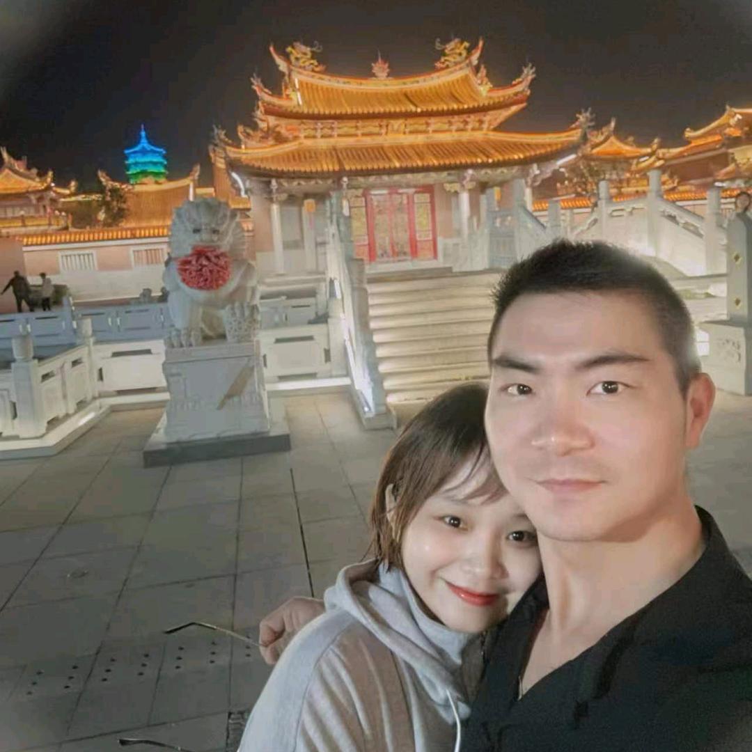 {Pháp Sư Sợ Ma}宝