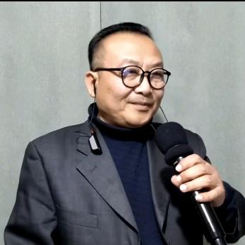 老任在唱