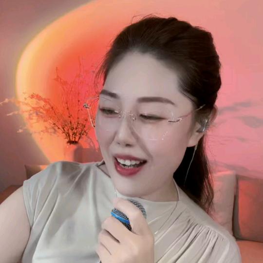 痴情的人伤心的泪
