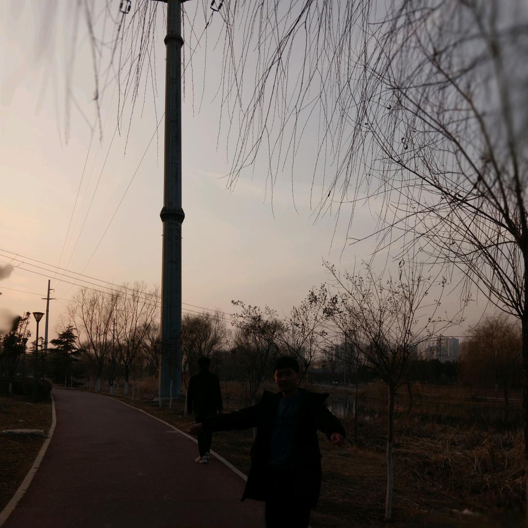我就在这里