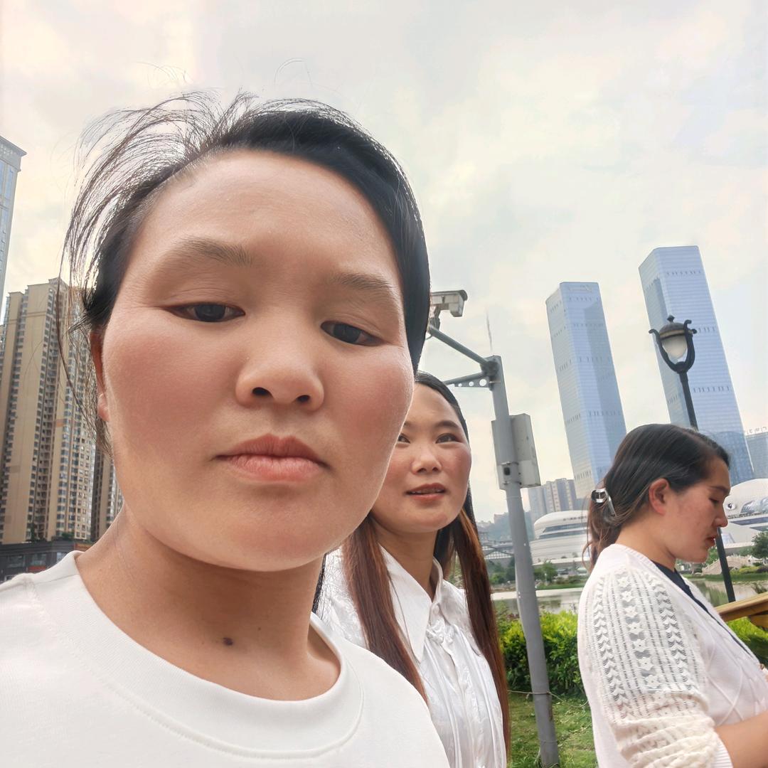 天天不开心小李💓