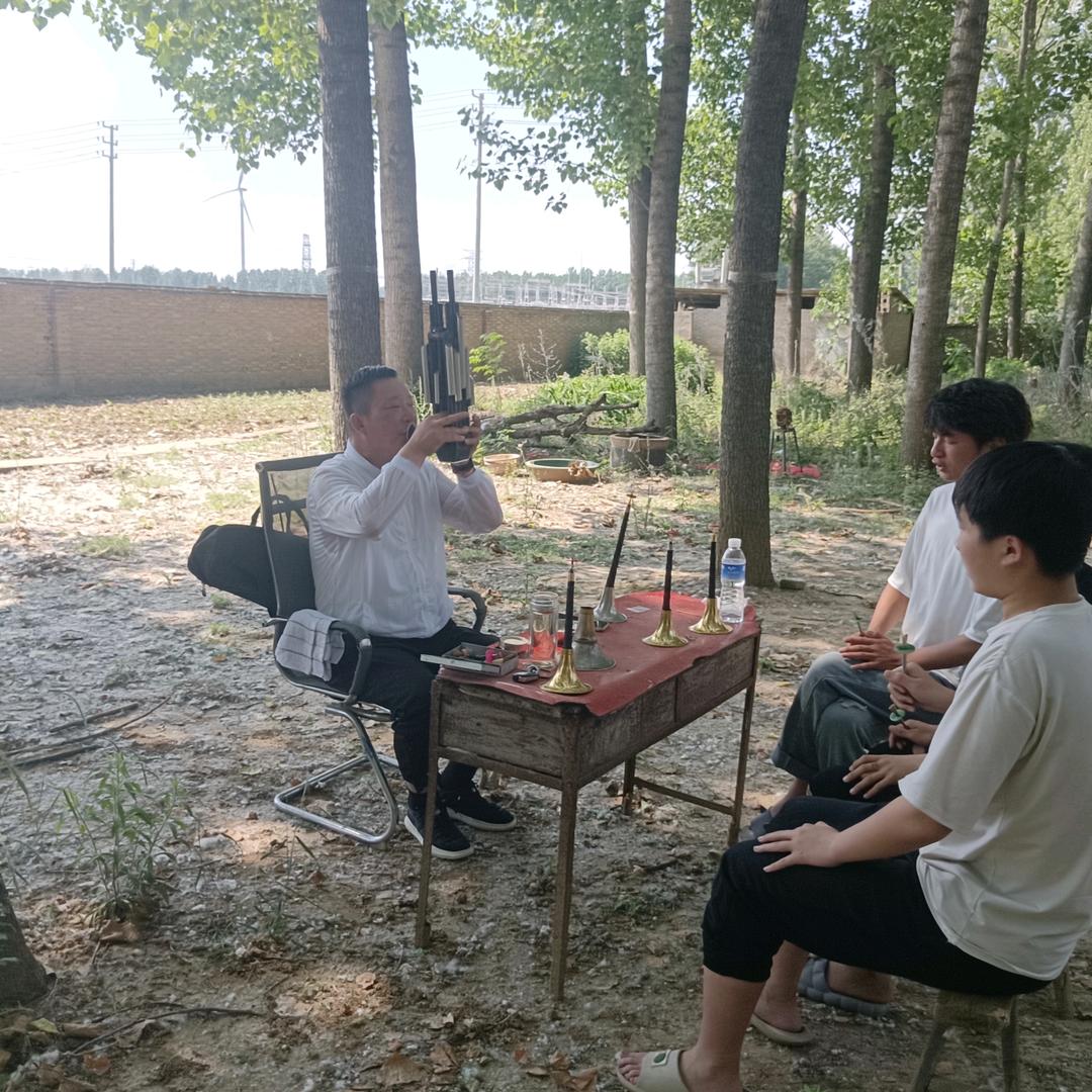 奋斗前进李晓伟