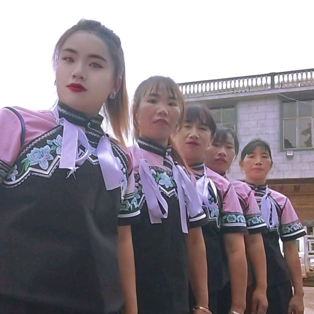 六莫菲花灯文艺队小七妹