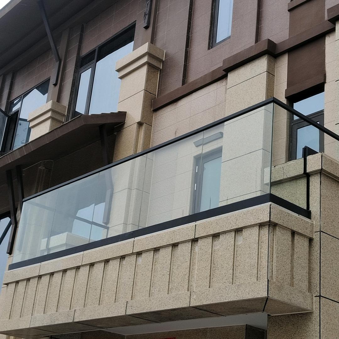 小林……