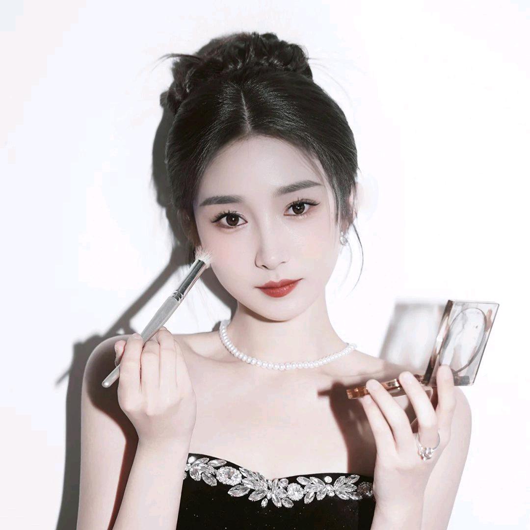 姑娘心软骨头硬(不脱妆粉底液)