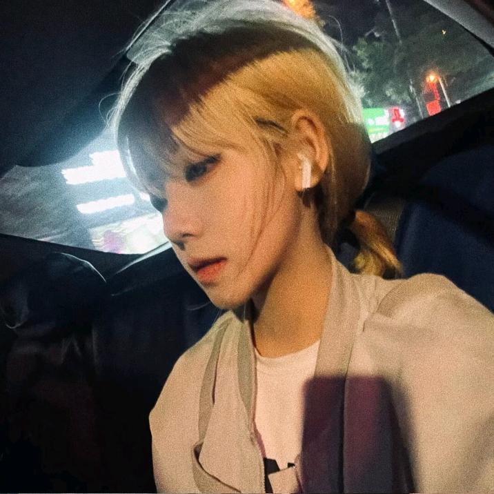 Ⓨ