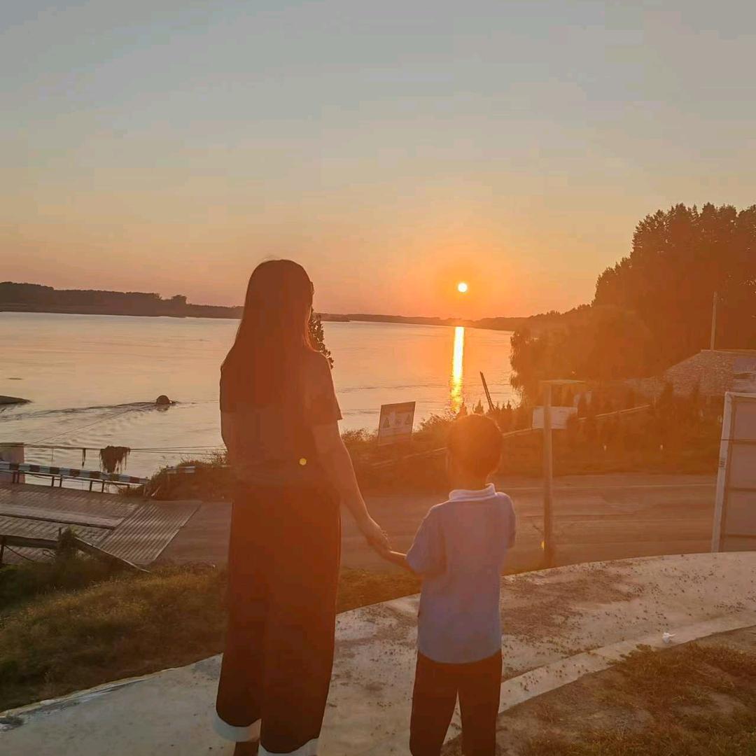 ♥>  英  、