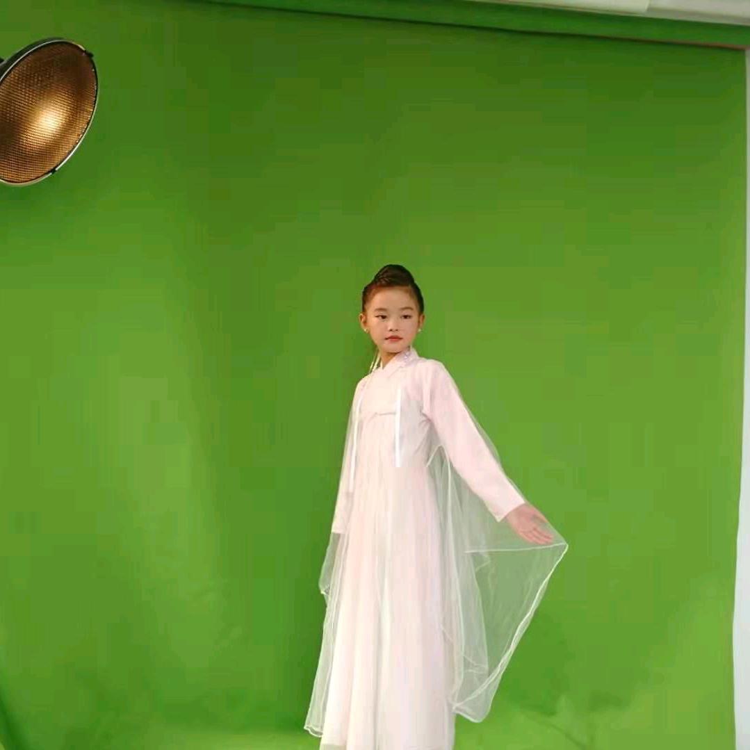 爱钓鱼的小伙