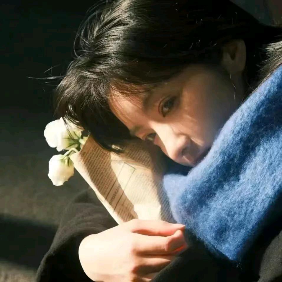 枝蕴春头像
