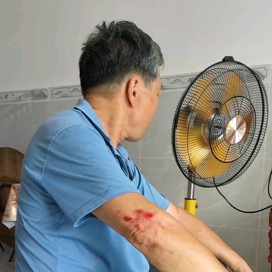 七旬无助的老人