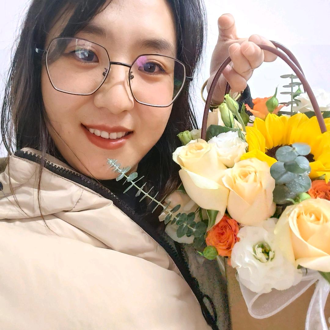 🥳丽丽