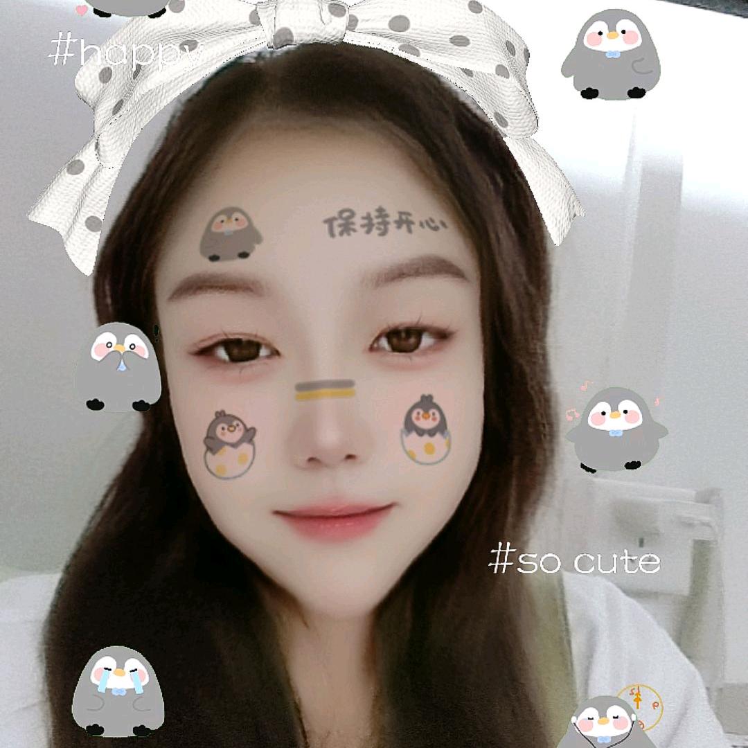 莉莉吖