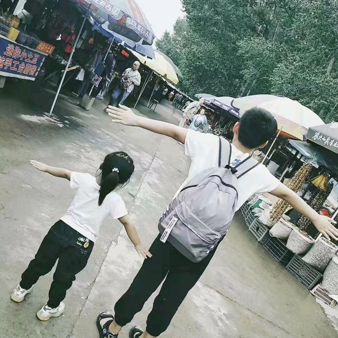 简单的笑声，大大的幸福