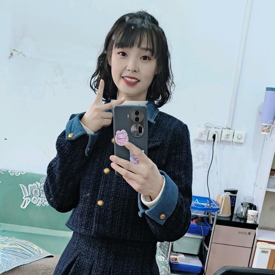 曲沃卖灯具的小姐姐(简居软装)