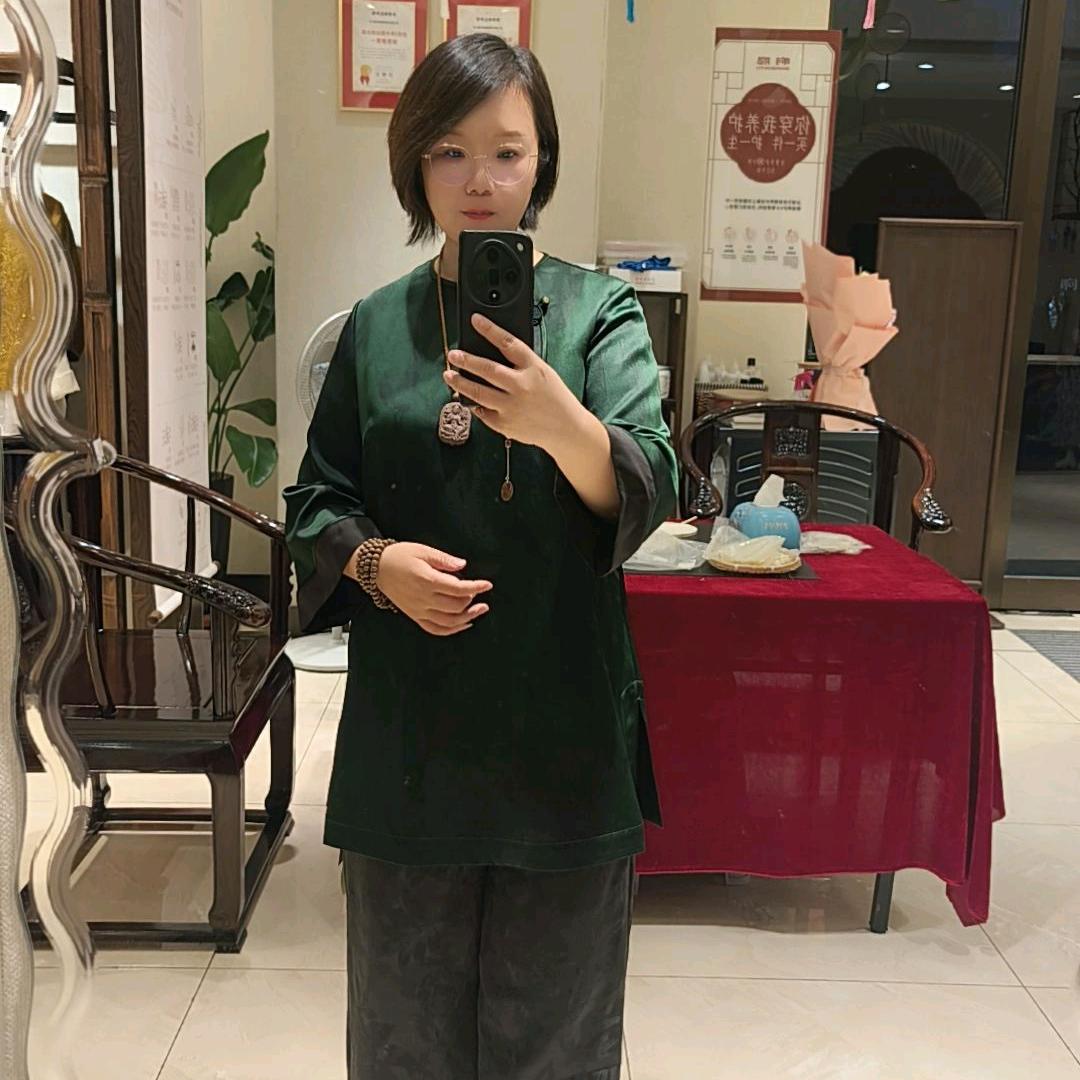 响隐香云纱生活馆-荣荣