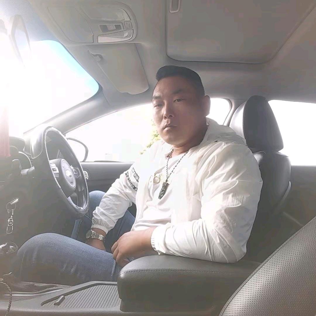 灌云华仔