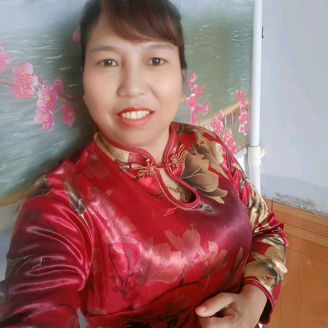 芬姐小号，大号主页进直播20.50开播开