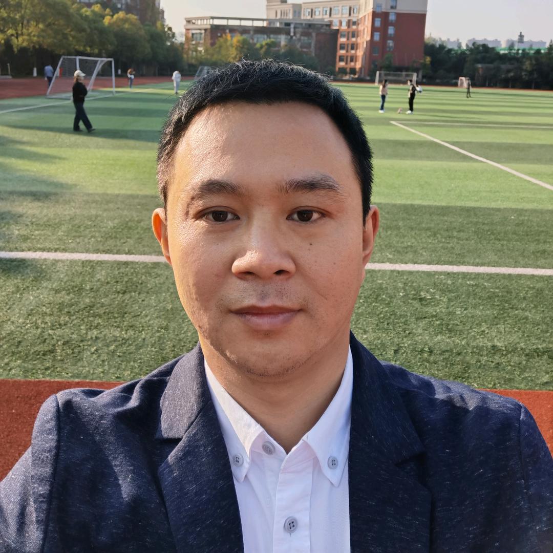 骑公路车的面包师John