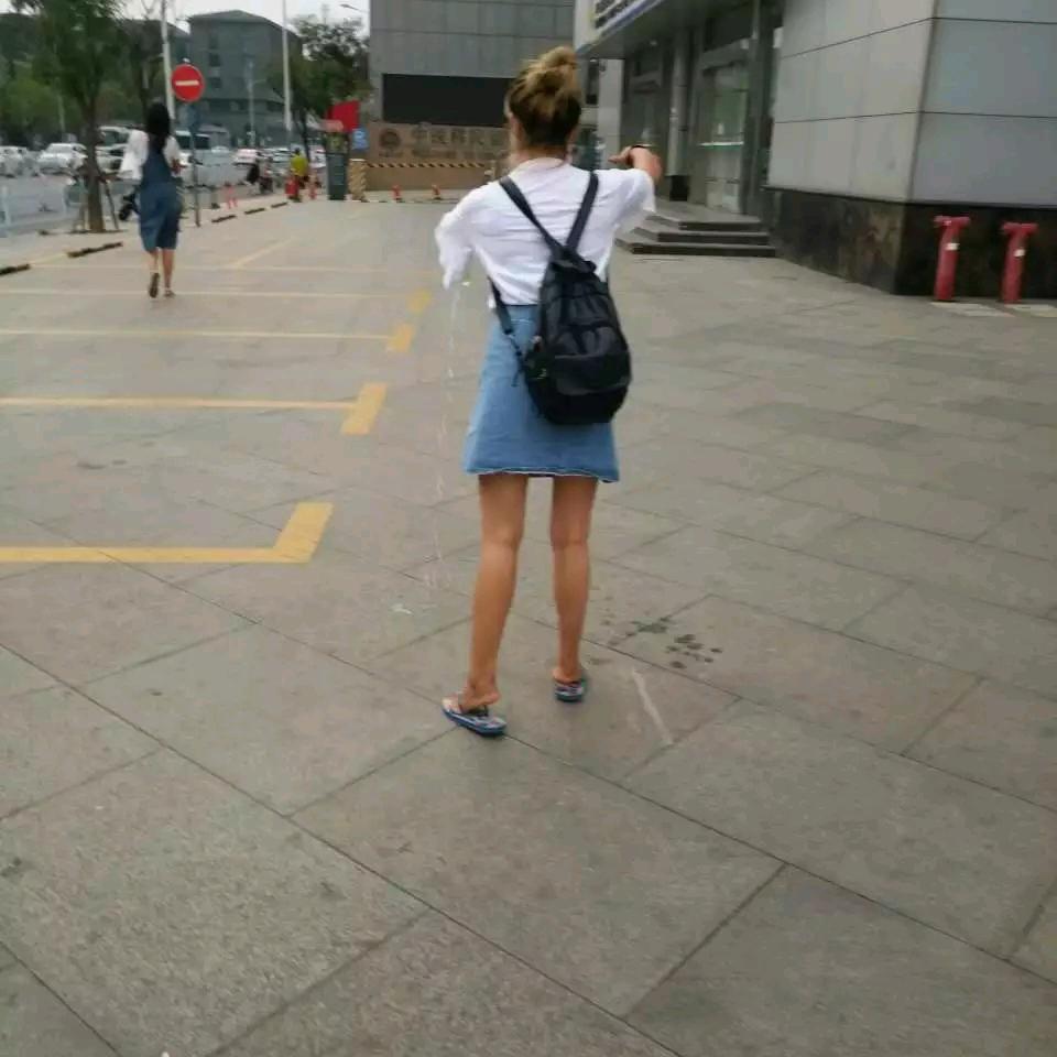 醒在深海里的猫