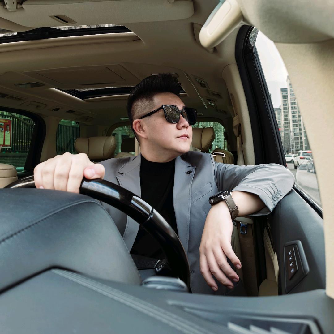 Mr. Song꧂