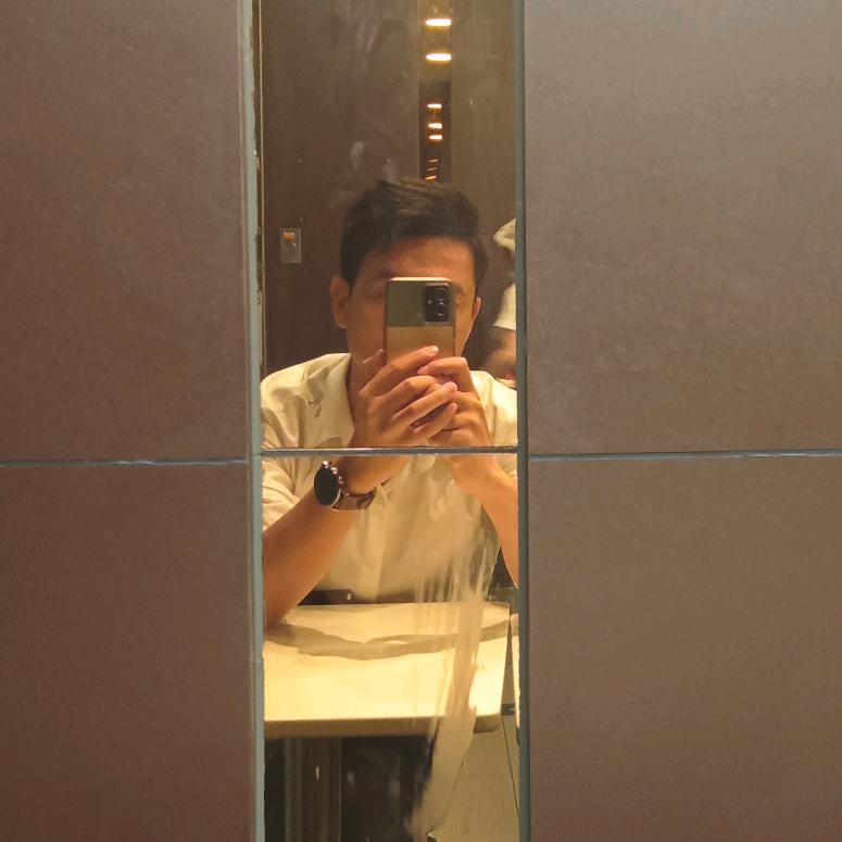 秋伟