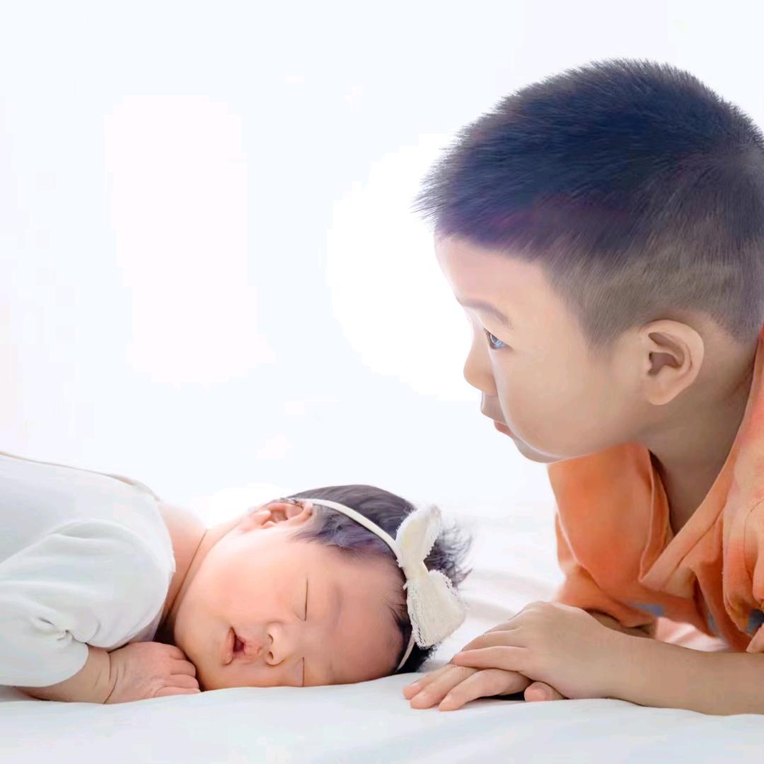 浩浩哥哥和小葫芦妹妹