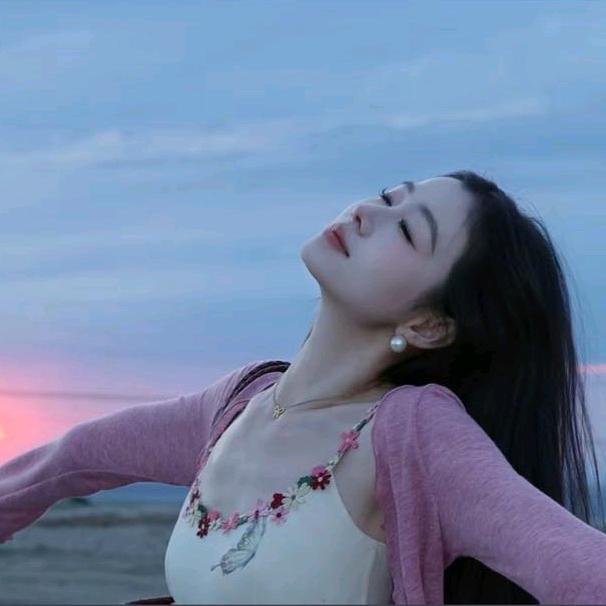 一尧(时尚穿搭)