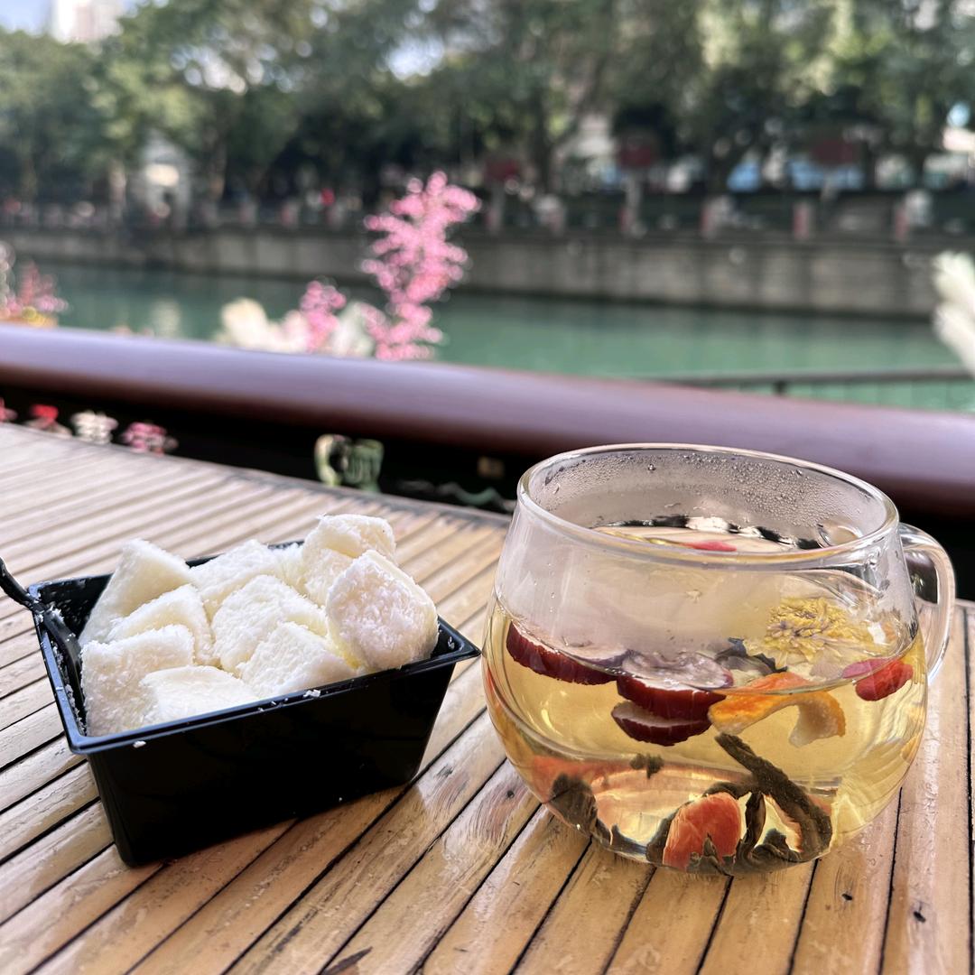 静心因为太帅被罚十块